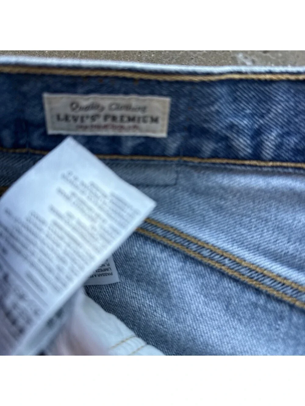 Levis PREMIUM 501 Straight DISTRESSED Jeans Light Wash 32x30